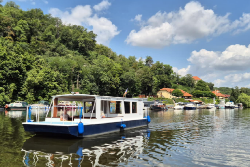 loďKralupy Marina Vltava